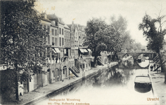 1765 Gezicht op de Oudegracht Tolsteegzijde te Utrecht met op de achtergrond de Weesbrug.